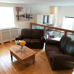  Apartment Stunning, 2 Bedroom, Ground Floor Apartment, Uplands,